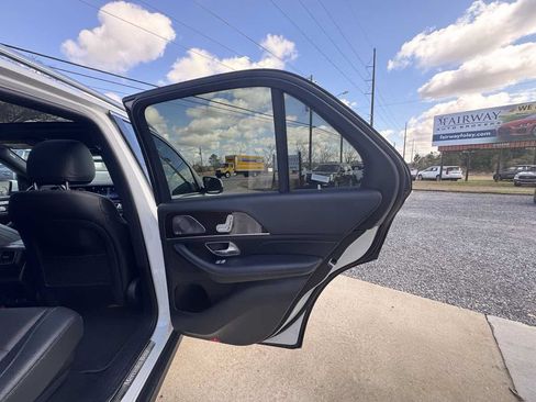 Used 2024 Mercedes-Benz GLE 350 4MATIC image 30