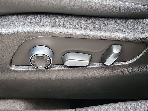 Certified 2025 Cadillac XT4 Premium Luxury image 24