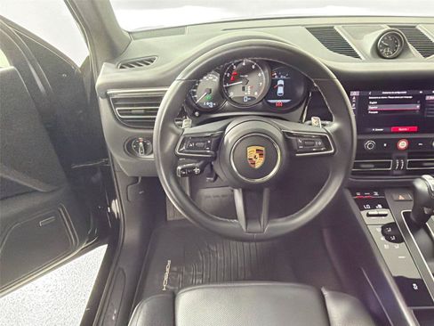 Certified 2024 Porsche Macan w/ Premium Plus Package AWD/4WD image 18