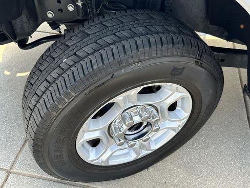 Used 2025 Ford F250 XLT image 24