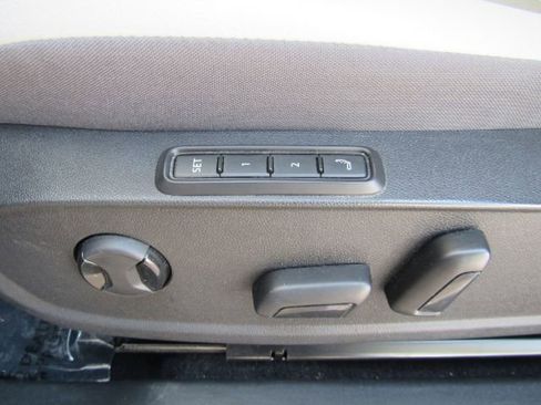 Used 2021 Volkswagen ID.4 Pro S w/ Gradient Package image 17