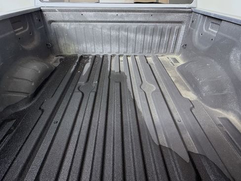 Used 2021 Nissan Titan SV w/ Accessory Utility Package image 24