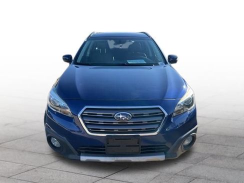 Used 2017 Subaru Outback 3.6R Touring image 2
