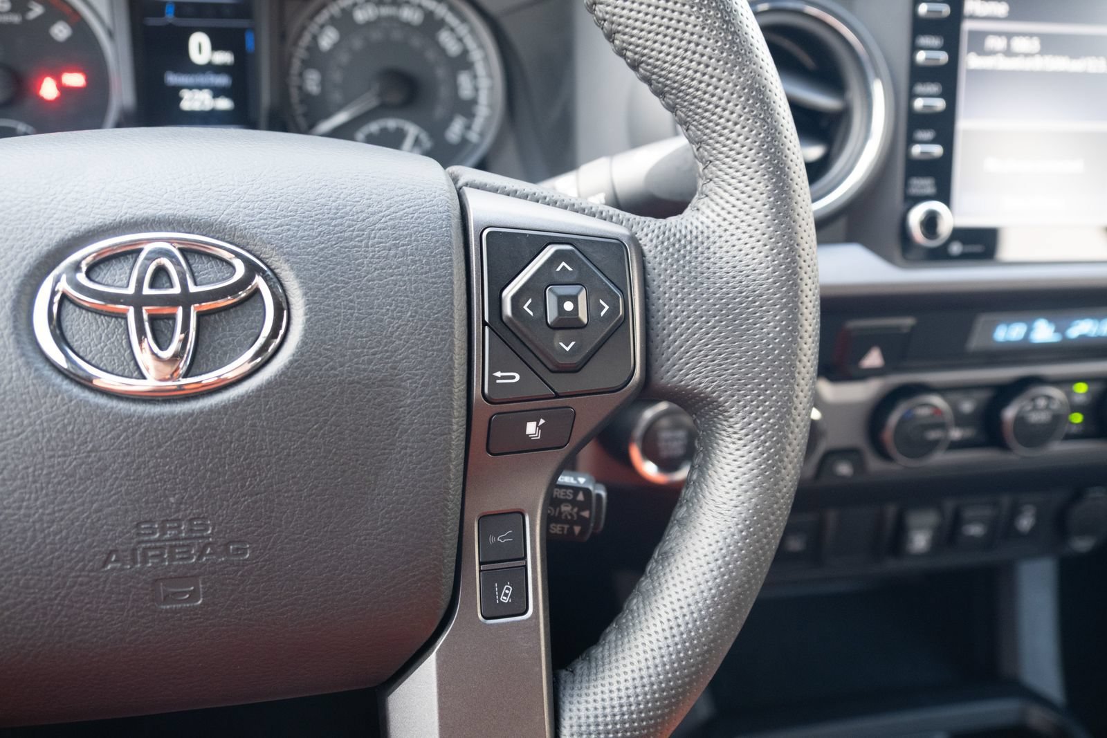 Used 2023 Toyota Tacoma TRD Off-Road AWD/4WD image 7