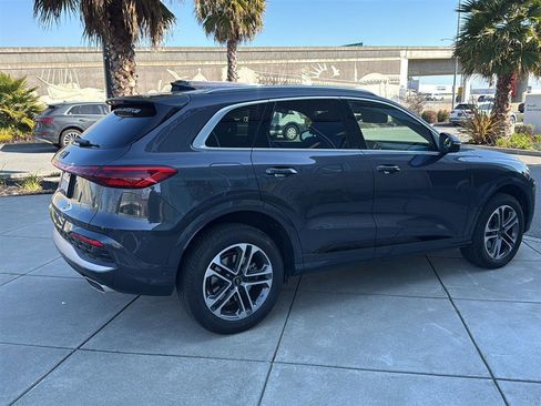 Used 2025 Audi Q5 Premium Plus w/ Premium Plus image 6