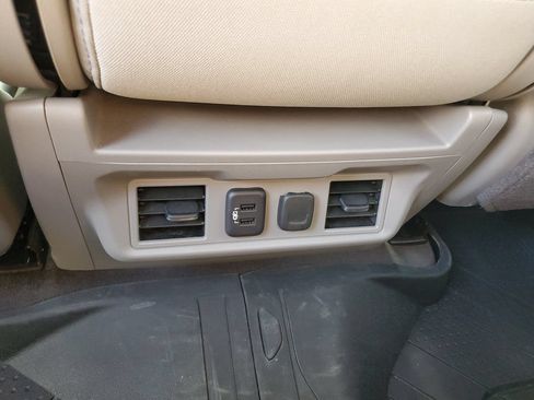 Used 2022 GMC Sierra 2500 SLE w/ SLE Convenience Package AWD/4WD image 17