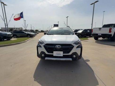 Used 2025 Subaru Outback Limited image 3