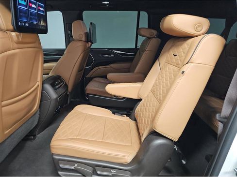 Used 2024 Cadillac Escalade ESV Sport w/ Touring Package AWD/4WD image 9