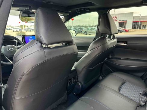 Used 2024 Toyota Corolla Cross XSE image 17