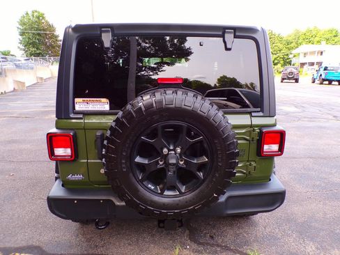 Used 2021 Jeep Wrangler Sport AWD/4WD image 9