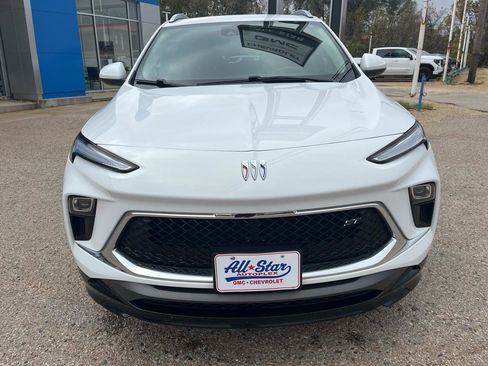 Used 2024 Buick Encore GX Sport Touring image 9