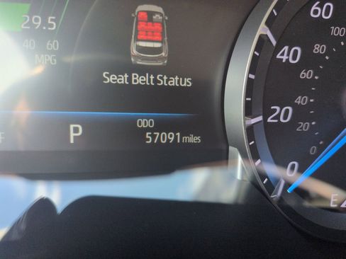Used 2023 Toyota Highlander XLE AWD/4WD image 16