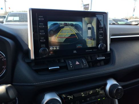 Used 2021 Toyota RAV4 Limited image 19