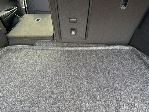 New 2026 Volkswagen Taos SE image 14