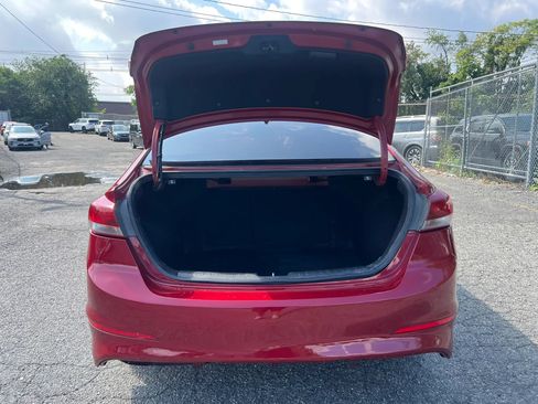 Used 2017 Hyundai Elantra SE FWD image 9
