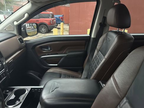 Used 2017 Nissan Titan Platinum Reserve image 19