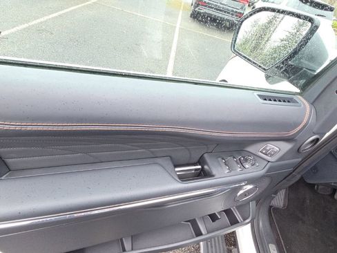 Used 2022 Ford Expedition Max Platinum image 11