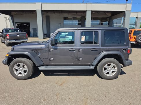 Used 2022 Jeep Wrangler Unlimited Sport AWD/4WD image 2