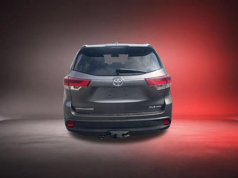 Used 2017 Toyota Highlander XLE AWD/4WD image 4