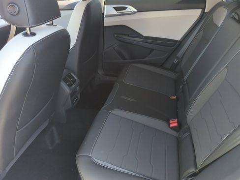 New 2026 Volkswagen Taos SE image 17