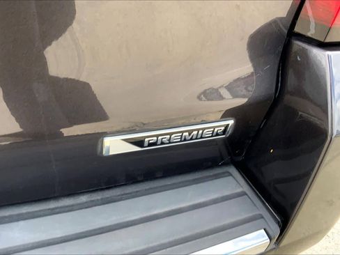 Used 2018 Chevrolet Suburban Premier AWD/4WD image 9