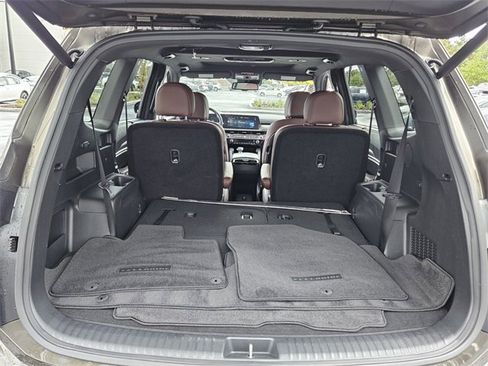 Used 2024 Kia Telluride EX w/ EX Captain's Chair Package image 10