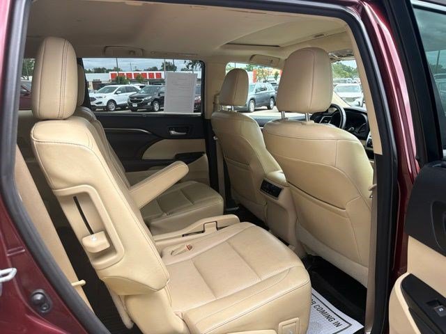 Used 2015 Toyota Highlander Limited AWD/4WD image 21