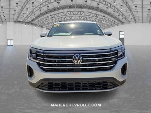 Used 2026 Volkswagen Atlas SE FWD image 2