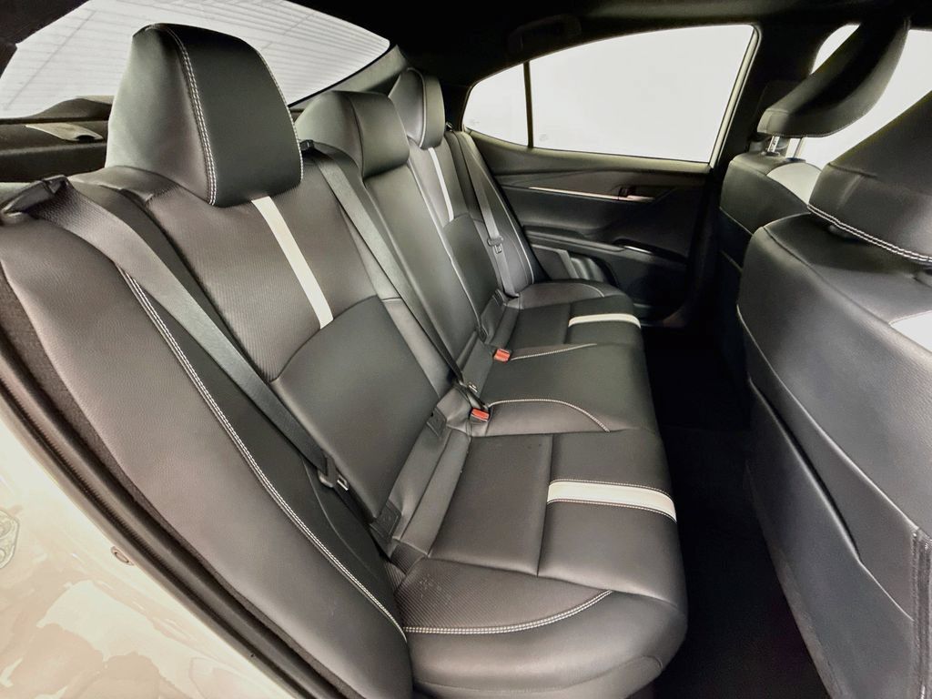 Used 2025 Toyota Camry SE w/ Convenience Package FWD image 26