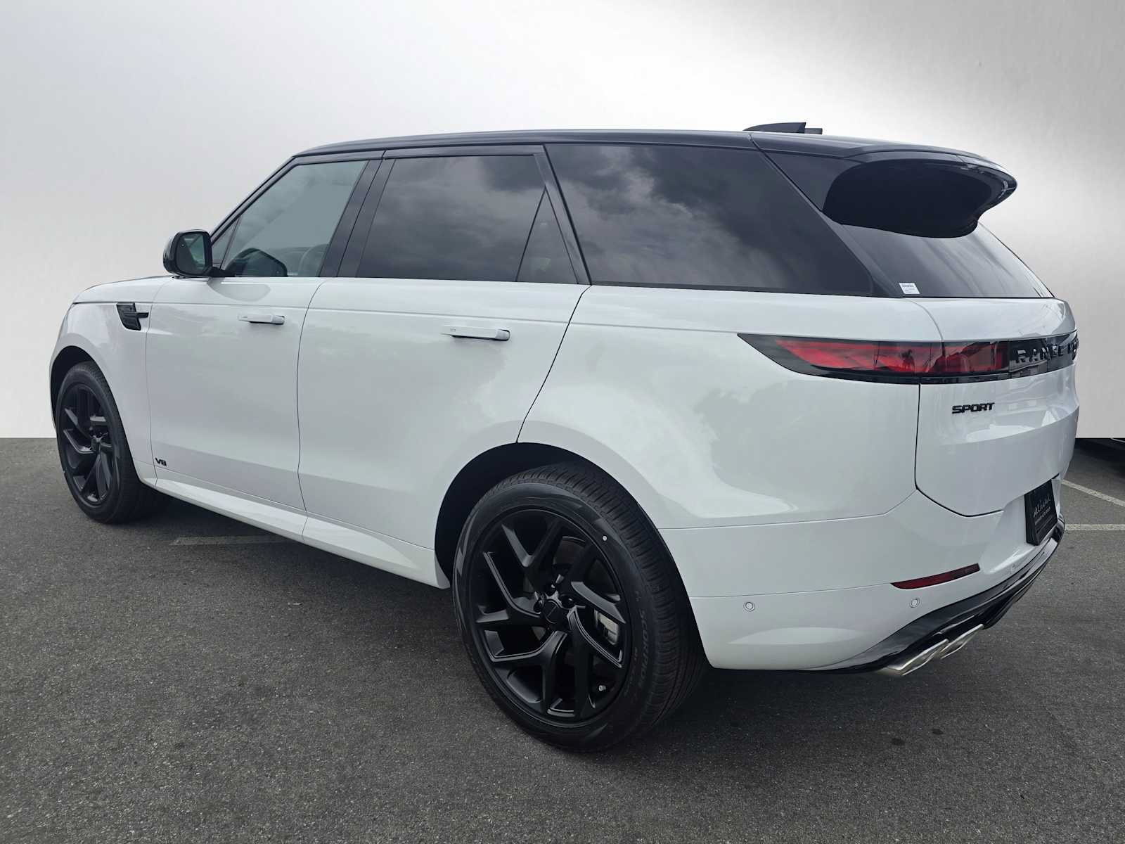 New 2026 Land Rover Range Rover Sport Dynamic SE AWD/4WD image 3