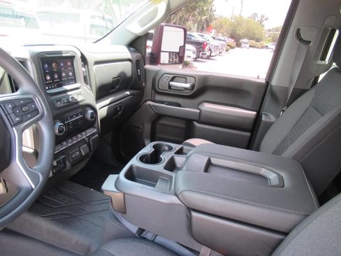 Used 2022 Chevrolet Silverado 2500 Custom w/ Custom Convenience Package AWD/4WD image 16