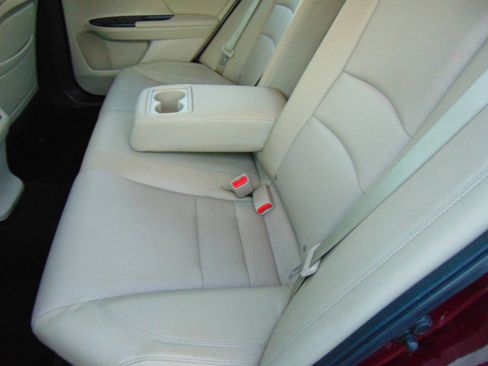 Used 2013 Honda Accord Touring image 10
