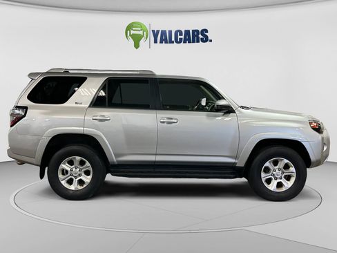 Used 2016 Toyota 4Runner SR5 AWD/4WD image 6
