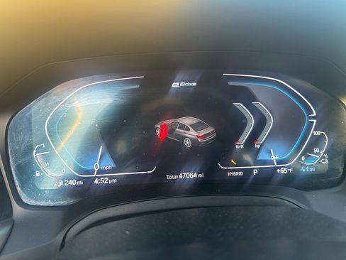 Used 2021 BMW 330e w/ M Sport Package image 19