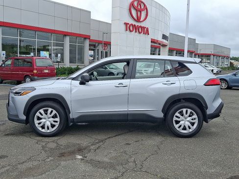 Used 2024 Toyota Corolla Cross L FWD image 4