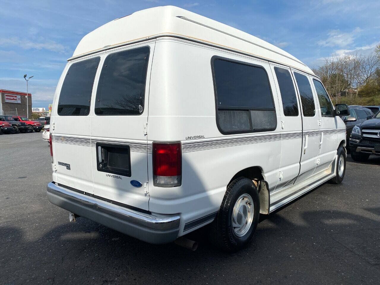 Used 1997 Ford E-150 and Econoline 150 RWD image 5