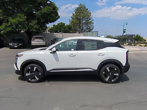 New 2025 Nissan Kicks SR w/ Illumination Package image 9