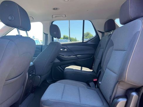 Used 2020 Chevrolet Traverse LT w/ Driver Confidence II Package AWD/4WD image 13