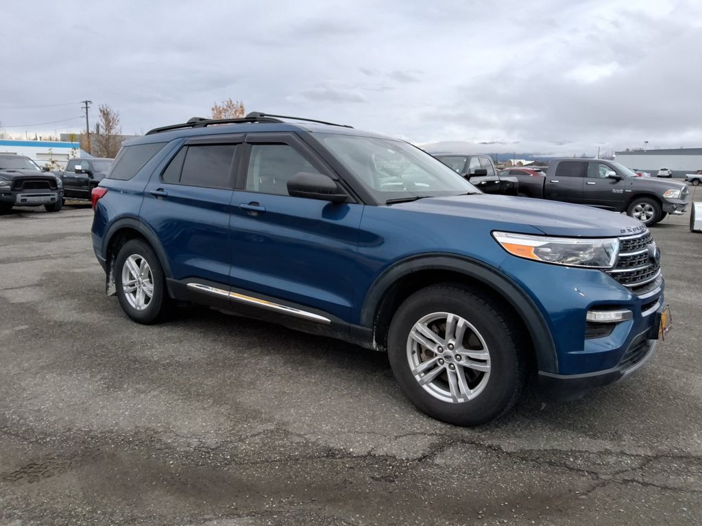 Used 2021 Ford Explorer XLT w/ Equipment Group 202A AWD/4WD image 2