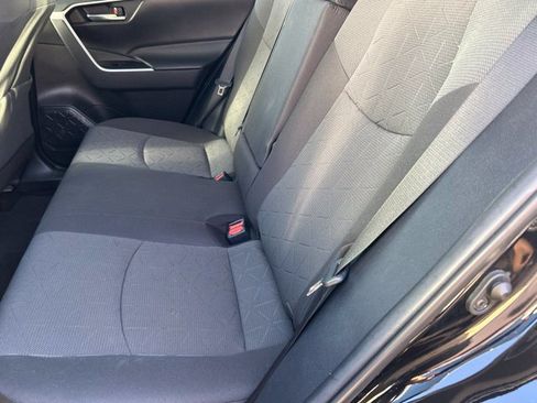 Used 2021 Toyota RAV4 XLE FWD image 10