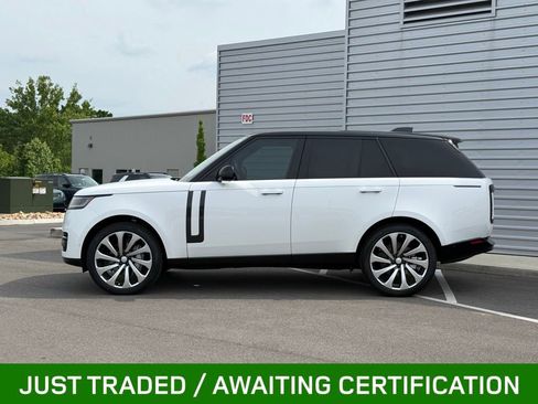 Used 2025 Land Rover Range Rover SE AWD/4WD image 9