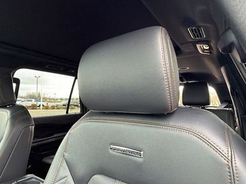 Used 2024 Ford Expedition Platinum image 23