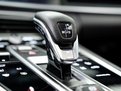 Used 2019 Porsche Panamera 4 AWD/4WD image 22