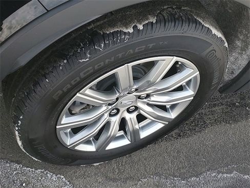 Certified 2023 Cadillac XT4 Premium Luxury w/ Cold Weather Package image 6