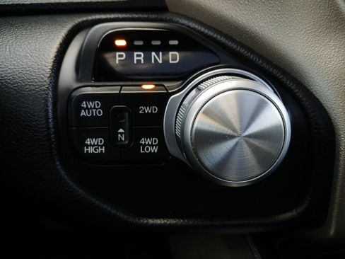 Used 2019 RAM 1500 Laramie AWD/4WD image 5