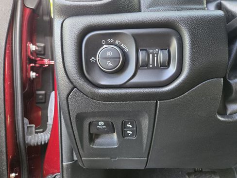 Used 2023 RAM 1500 Laramie AWD/4WD image 15