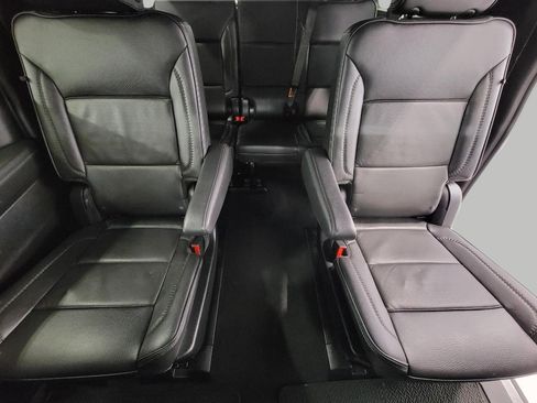 Used 2025 GMC Yukon XL Denali image 24