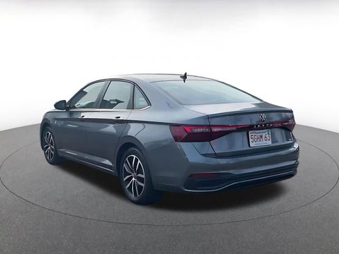 Used 2025 Volkswagen Jetta SE image 11