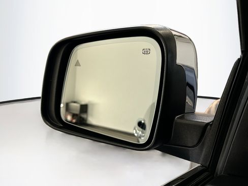 Used 2021 Jeep Grand Cherokee Limited AWD/4WD image 16