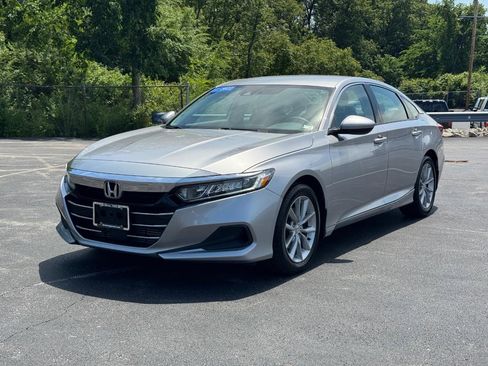 Certified 2022 Honda Accord LX image 9